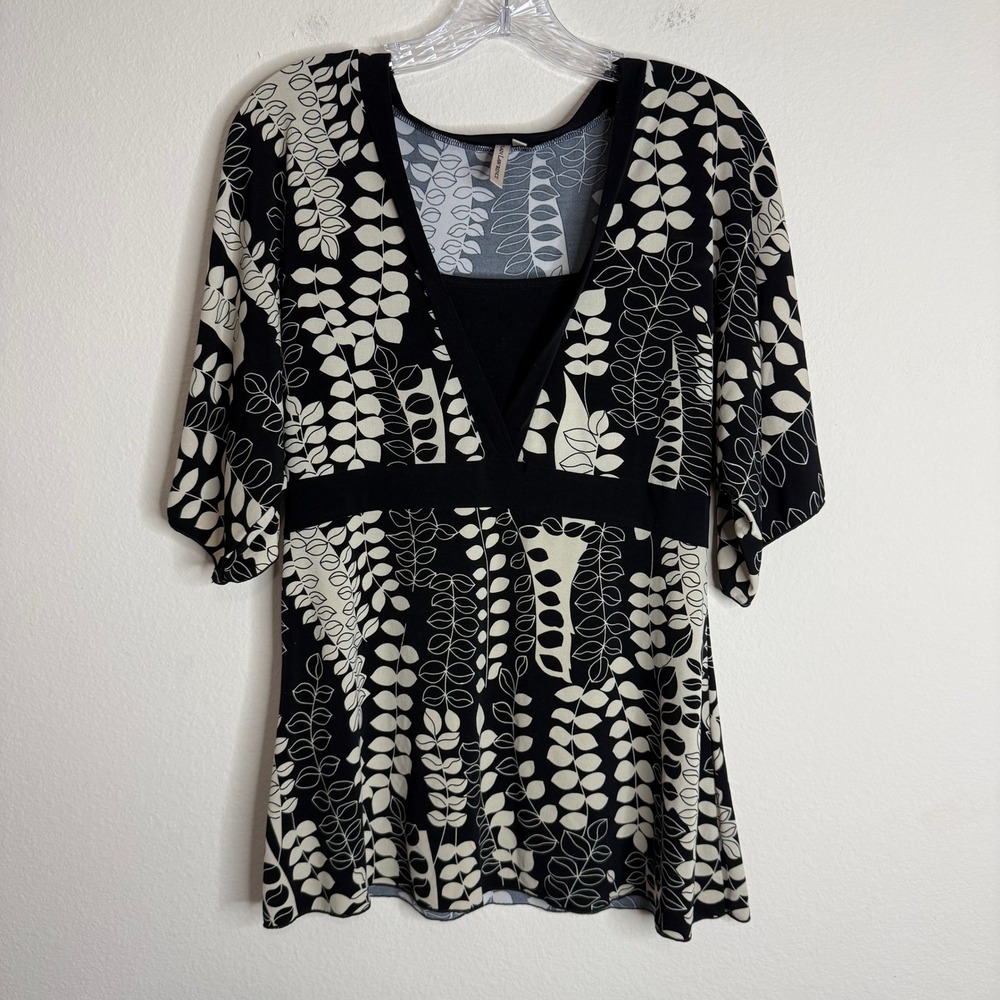 Susan Lawrence Blouse Womens Large Black White Leaf Print Empire Waist V-Neck